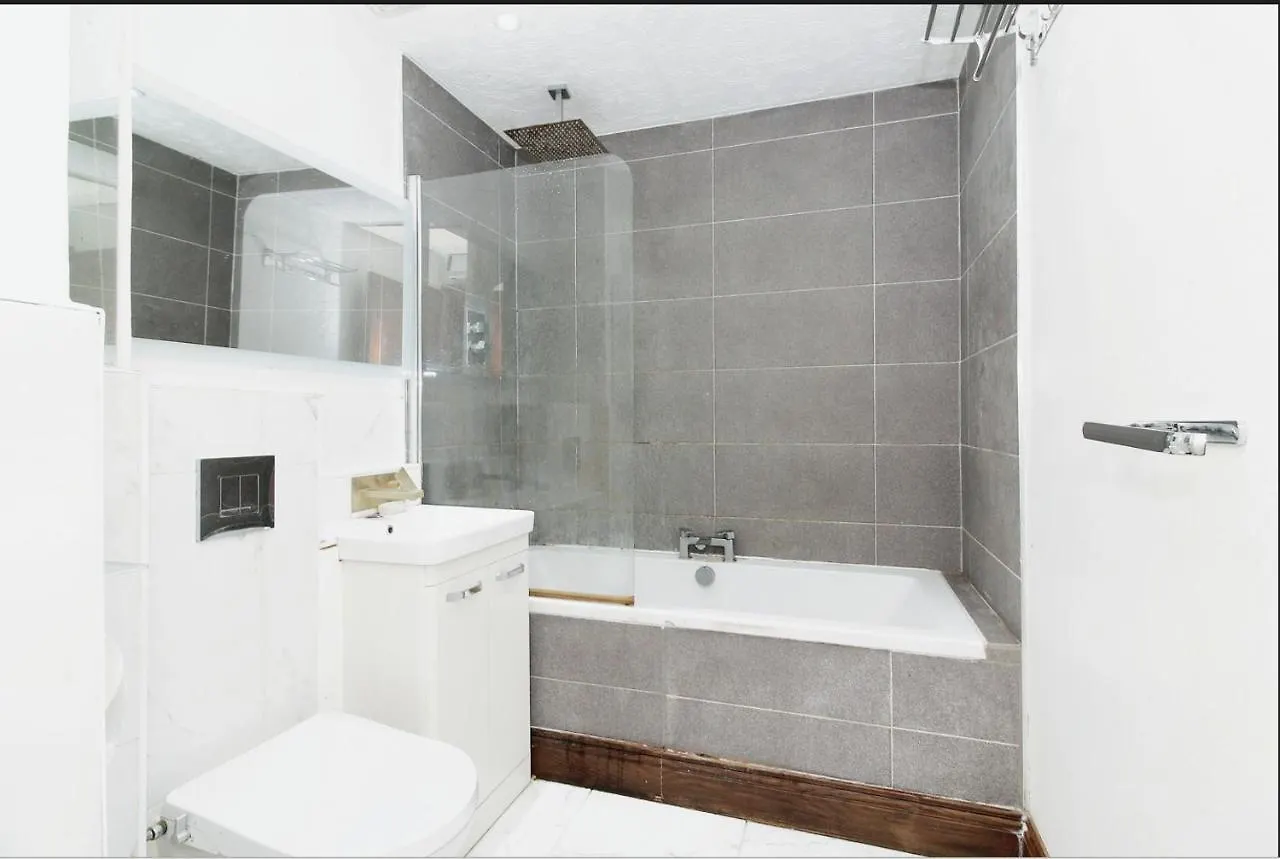 City Airport, Excel, Univ Of East London, O2 0*, London