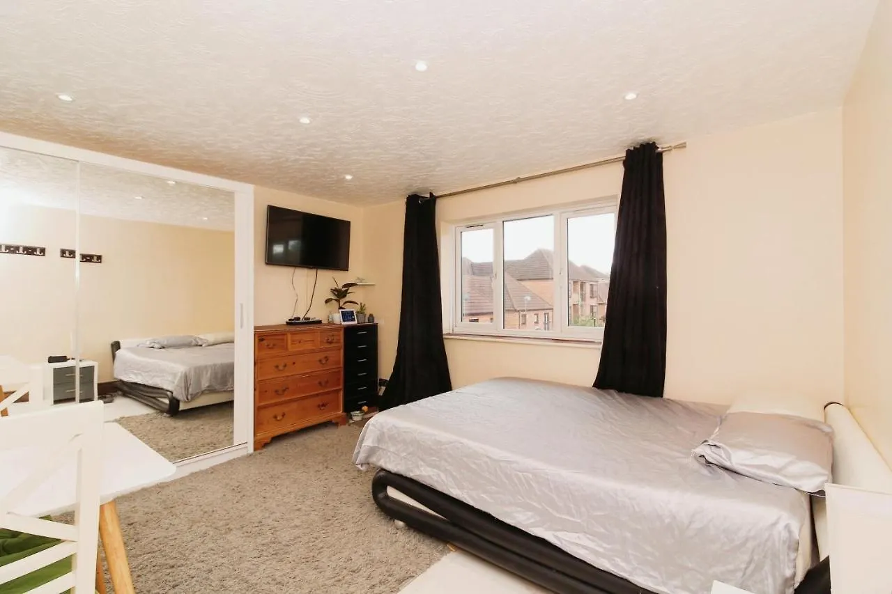 Homestay City Airport, Excel, Univ Of East London, O2